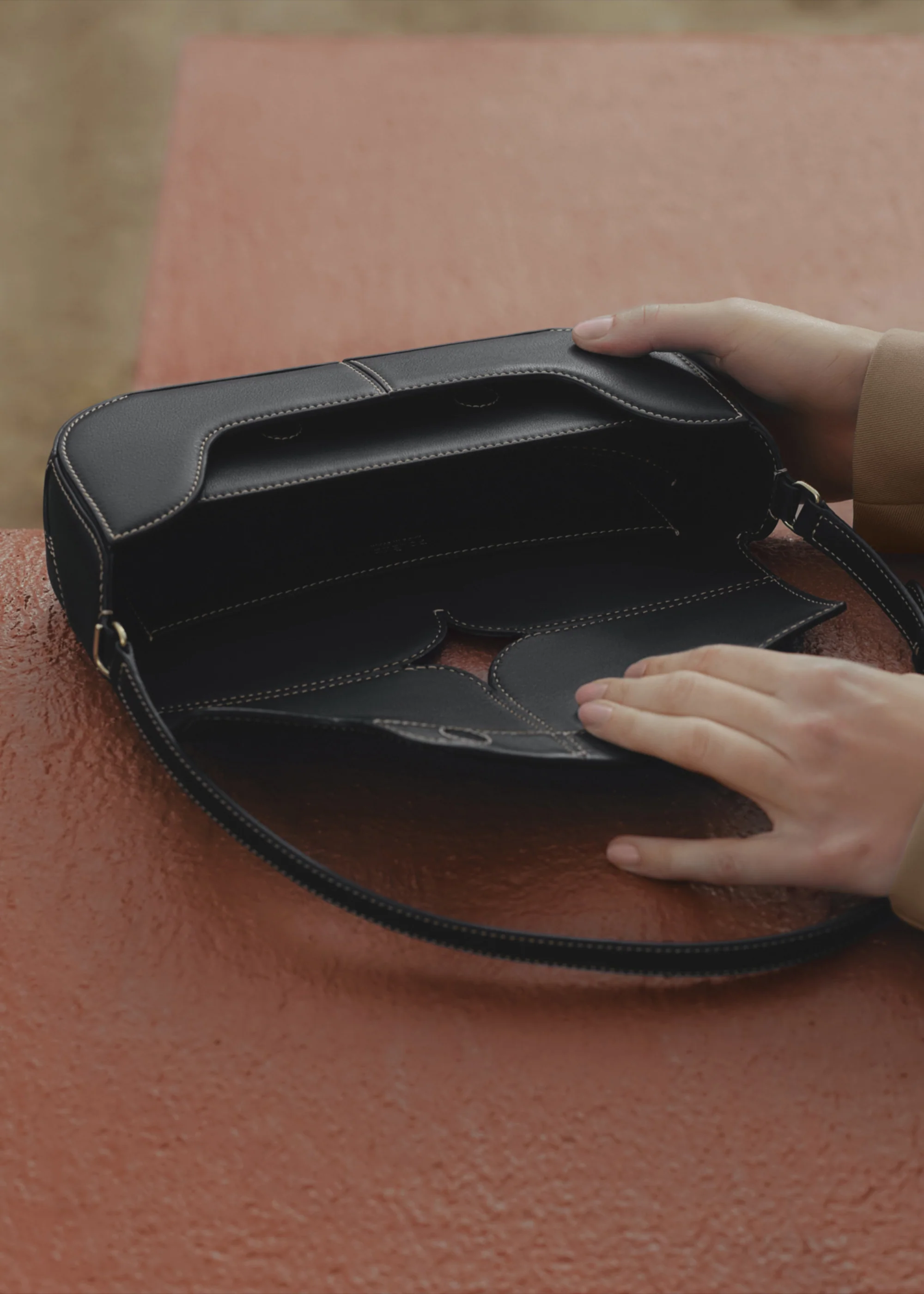 Osmo - Smooth Black with Ecru Stitching - Image 5